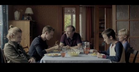 Prosta historia o morderstwie (2016)