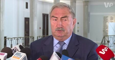 Ekshumacje smoleńskie. Neumann o Wasserman: niech jedzie do Egiptu i przekopuje piramidy
