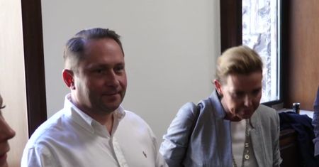 Kamil Durczok do paparazzi w sądzie: "Co wy tu robicie?"