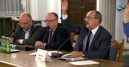 Komisja za odrzuceniem ustawy zaostrzającej prawo aborcyjne