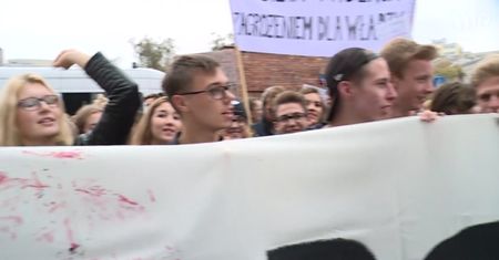 Piotrowicz: zaostrzenia prawa aborcyjnego chce prawie pół miliona osób, a protestuje garstka