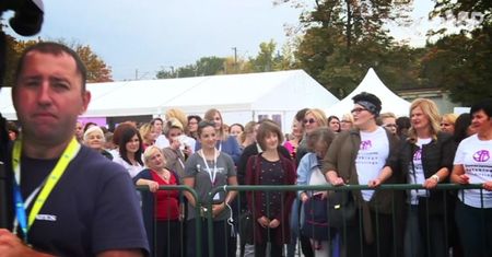 Polki biły rekord w samobadaniu piersi