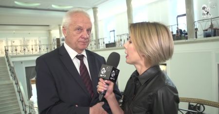 PUDELEK W SEJMIE: Niesiołowski o Kaczyńskim: Formalnie to zwykły poseł jak Liroy Marzec!