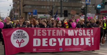 Barbara Nowacka na Czarnym Proteście: "Prawica i fanatycy chcąc męczyć, torturować i zabijać kobiety"
