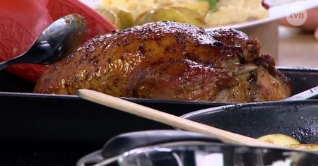 Kaczka z jabłkami i żurawiną