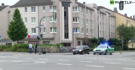 Mieszkańcy Monachium oddają hołd ofiarom strzelaniny
