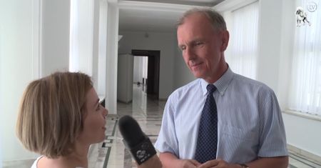 Sprawdziliśmy: W Sejmie można łapać Pokemony. Klich: "Jestem na bieżąco!"