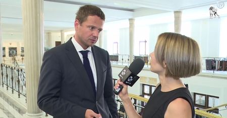 "Jeśli ktoś chce przyjmować łapówki, to bez względu na pensje nie zmieni swojego zachowania"