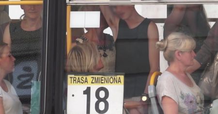 Syn Zamachowskiej wietrzy pachę w tramwaju