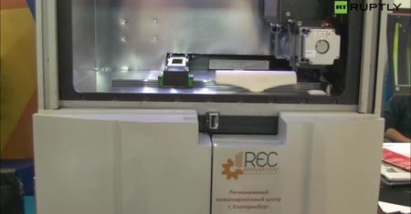 Jak działa rosyjska drukarka 3D, która drukuje przedmioty z metalu