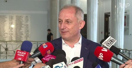 Program 500+ według opozycji: Wzrosła sprzedaż autu używanych z Niemiec
