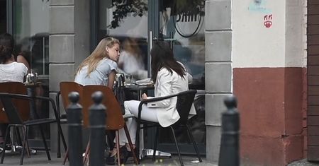Elegancka Rusin na obiedzie z Kraśkami i córką
