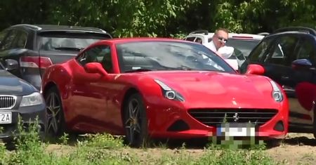 Gojdź w swoim ferrari