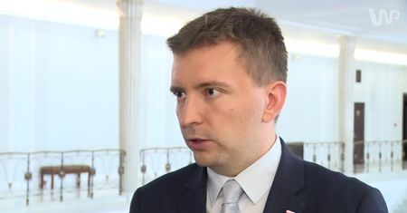 Zarabiają ponad 20 tys. zł miesięcznie. PiS chce obniżyć ich pensje
