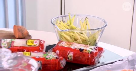 Sałatka z kurczakiem i sosem chilli