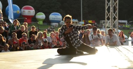 Tańczą jak roboty. Popping na Gdańsk Dźwiga Muzę