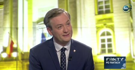 Biedroń skonfrontował z uchodźcami nauczycielkę, która nazwała ich "bydłem"