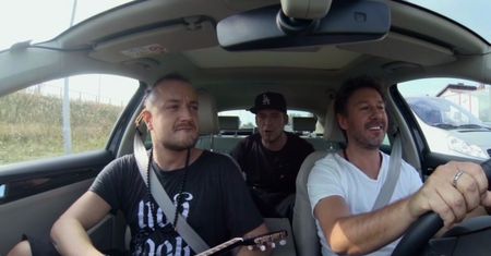 "The Voice of Poland": Piasek, Tomson i Baron śpiewają w samochodzie