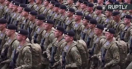 Wojskowa parada uświetniła obchody Dnia Niepodległości na Ukrainie