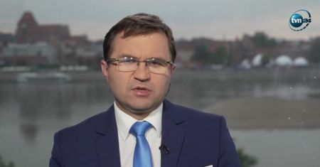 Spór wokół tzw. tablic smoleńskich. "Wrzutka, aby naród skłócić"