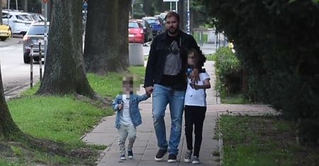 Karolak zabrał dzieci na lody
