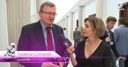 Pudelek w sejmie: Poseł Cymański w trakcie wakacji... spływa Wisłą. "To marzenie z dzieciństwa!"