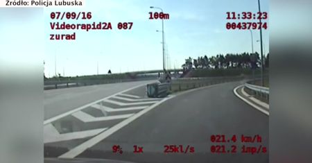 Policjanci przerwali niebezpieczną jazdę 60-letniej kobiety