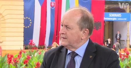 Placówki banków w Polsce muszą znikać. Będą też kolejne zwolnienia