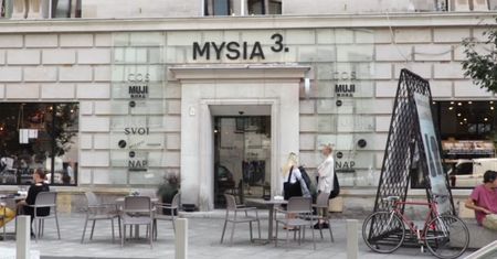 Wystylizowana Sablewska cała w jeansie