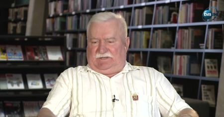 Wałęsa ostrzega: "Nieuchronnie zmierzamy w kierunku wojny domowej"