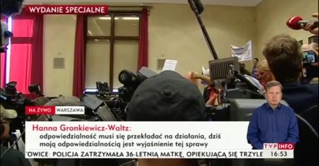 "Każda piłeczka, to jedna nieruchomość!". Poleciały w stronę Gronkiewicz-Waltz