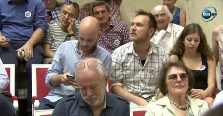Hanna Gronkiewicz-Waltz WYBUCZANA na posiedzeniu Rady Warszawy!