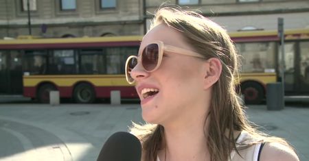 "Po alkoholu poglądy stają się ostrzejsze". Polityka oczami młodych