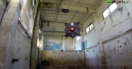 Fan Half-Life 2 zbudował latającą replikę City Scannera