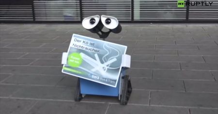 Ten robot pomoże przestać palić