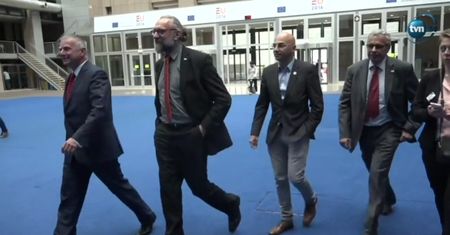 Lider KOD spotkał się z Tuskiem. "Z życzliwością odniósł się do naszych działań"