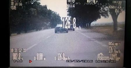 Jechał 170 km/h i wyprzedzał w miejscu niedozwolonym. "Bo żona urodziła"