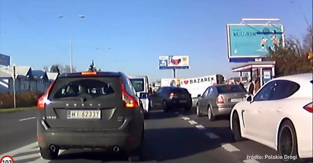 #dziejesiewmoto: o włos od potrącenia dziecka, atak zimy na torze wyścigowym i wypadki z Polskich dróg