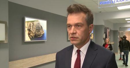 Żebrowski o otwarciu teatru: "Wylała się fala hejtu, ordynarnego i plugawego"