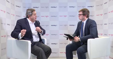 Trwa moda na kupowanie spółek technologicznych. Prezes banku śmieje się z takich pomysłów