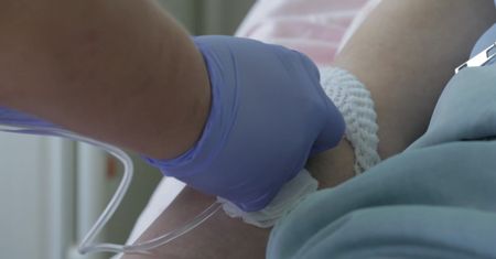 To już prawdziwa epidemia. W Polsce lawinowo przybywa zarażonych tym wirusem
