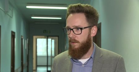 Polacy zamawiają na telefon jedzenie za 56 zł. Zwykle koło 10-tego, bo wpada wypłata