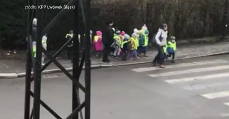 Wjechała na przejście, na którym były dzieci