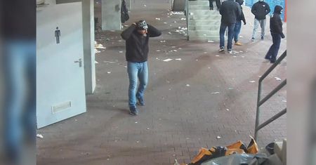 Zadyma w czasie meczu Piast Gliwice - Górnik Zabrze. Nagranie z monitoringu