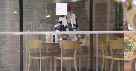 Wystrojona Węgrowska zabrała 2-letnią córkę do sklepu bieliźniarskiego