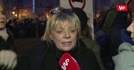 Dorota Stalińska na strajku kobiet: politycy i biskupi chcą zmusić kobiety do rodzenia chorych dzieci i zostawić je same