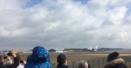 An-124 Rusłan wylądował w Polsce