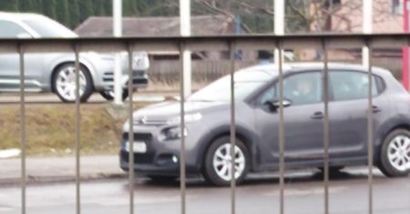 Policyjny Citroen C3. Nowy nieoznakowany radiowóz w Warszawie