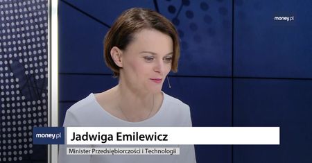 Minister przedsiębiorczości jeździ do pracy autobusem