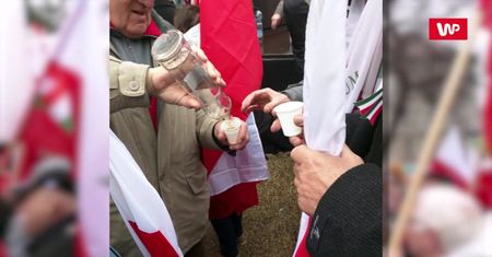 Impreza w pociągu "Gazety Polskiej"